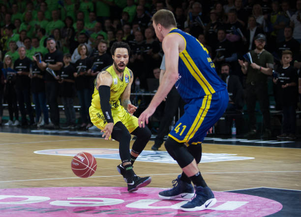 让中锋获得 让中锋获得